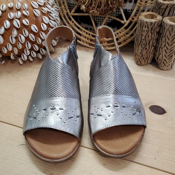 Miz Mooz Women's 10.5-11 WIDE /42 Darcie Pewter Sandal Leather Zip Textured Stud - Picture 2 of 13
